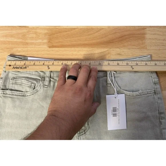 Vervet Bella High Rise Cropped Flare Jeans Women's 31/13 Moss Green NWT - Picture 7 of 11